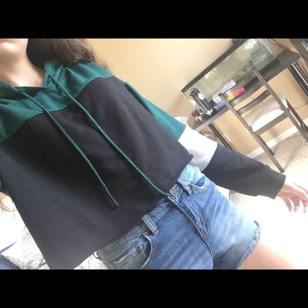 Color block crop top